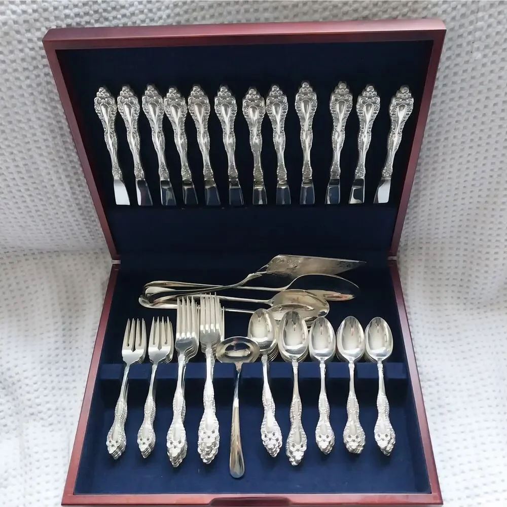 VTG/ANTIQUE SILVERPLATE ROGERS 1881, 